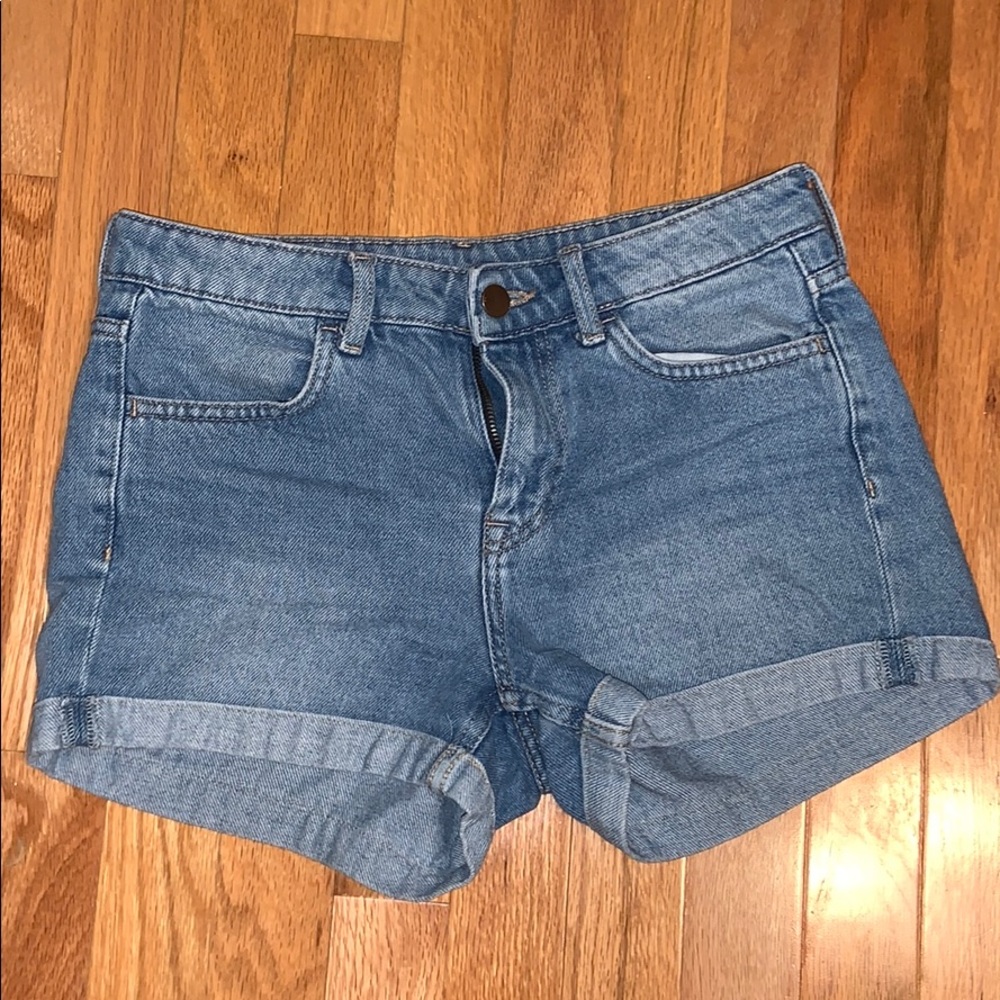 Regular waist shorts